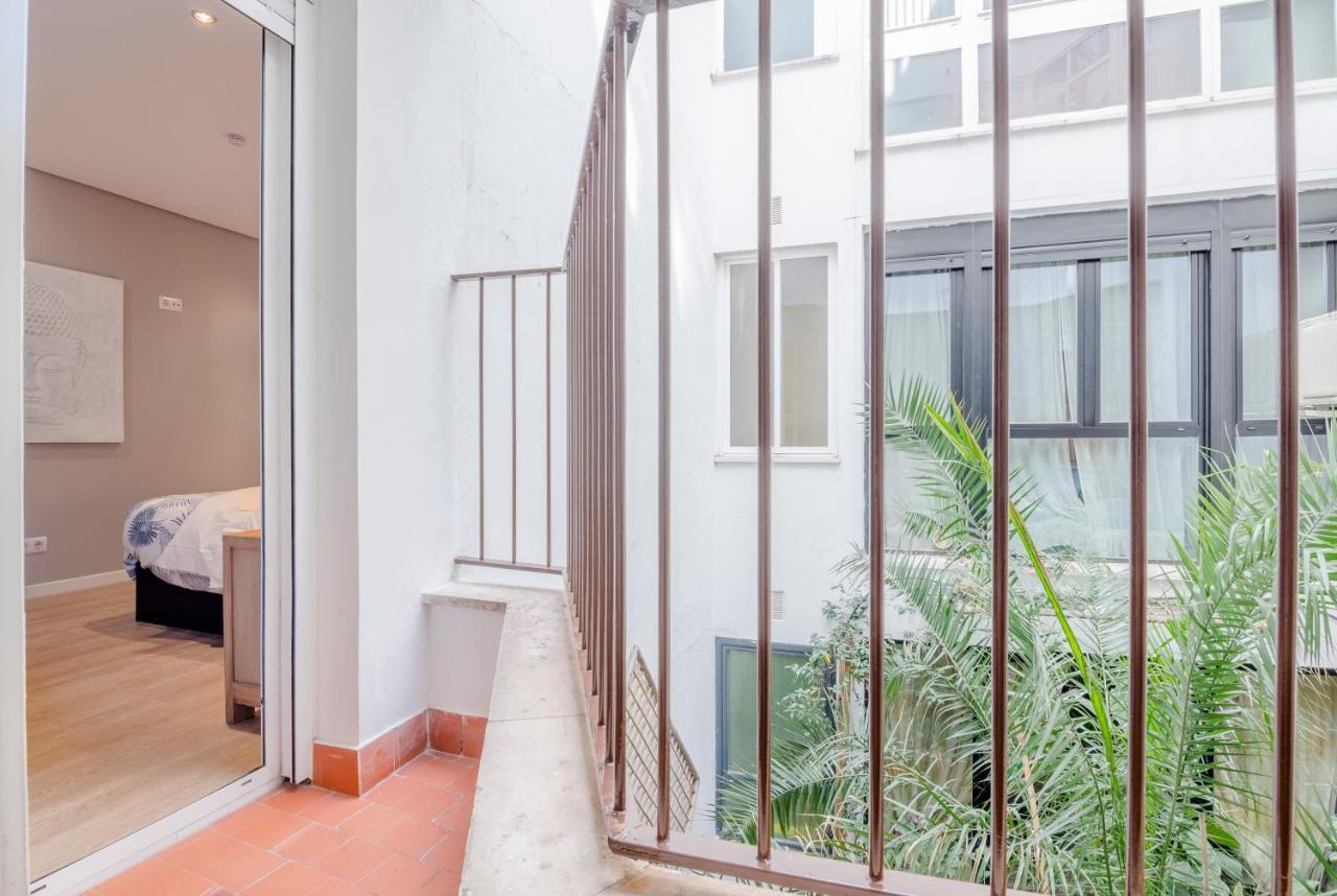Cross Check Descalzas Reales Apartment Madrid Exterior foto